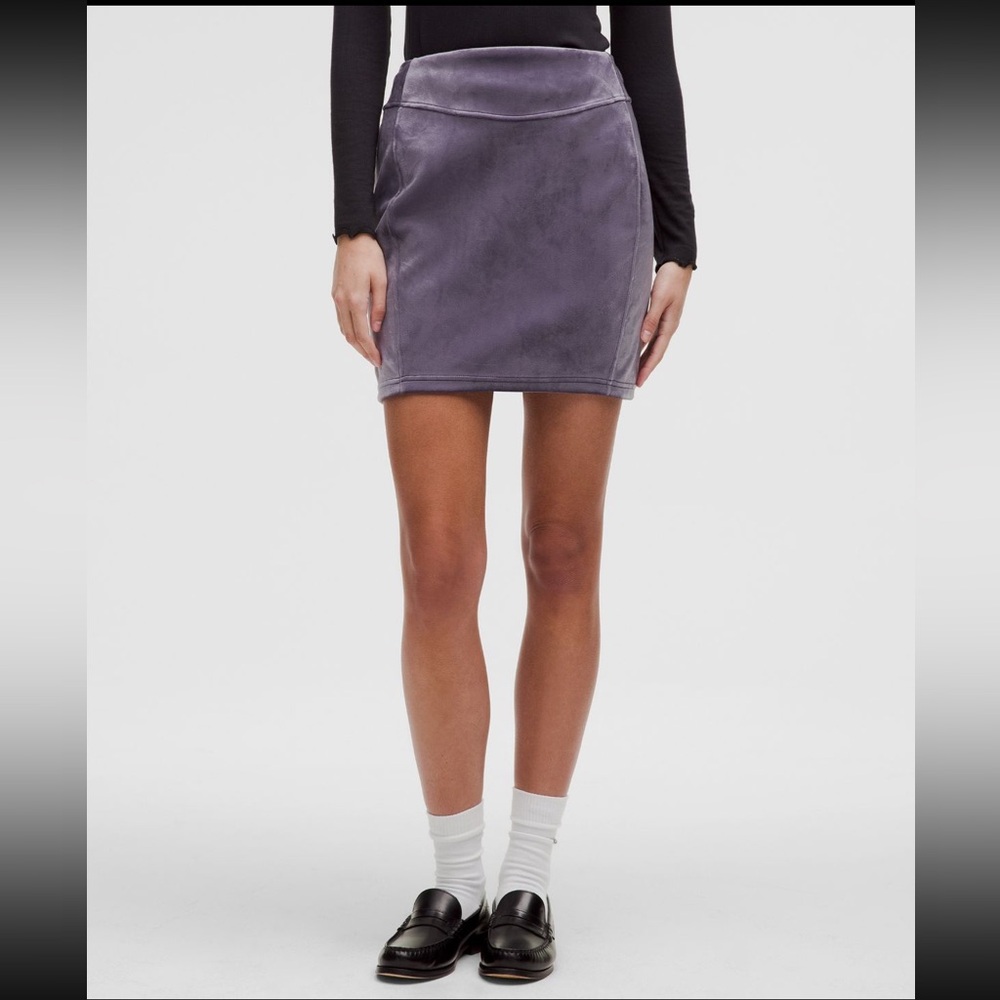 Lululemon Scuba HR mini skirt size Medium in night fall